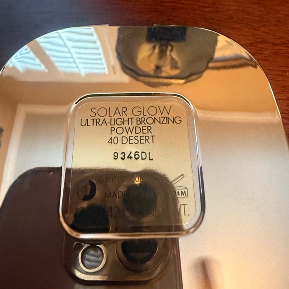 Dolce & Gabbana Solar Glow Ultra light bronzing powder, Desert. New in Box! - Picture 3 of 3